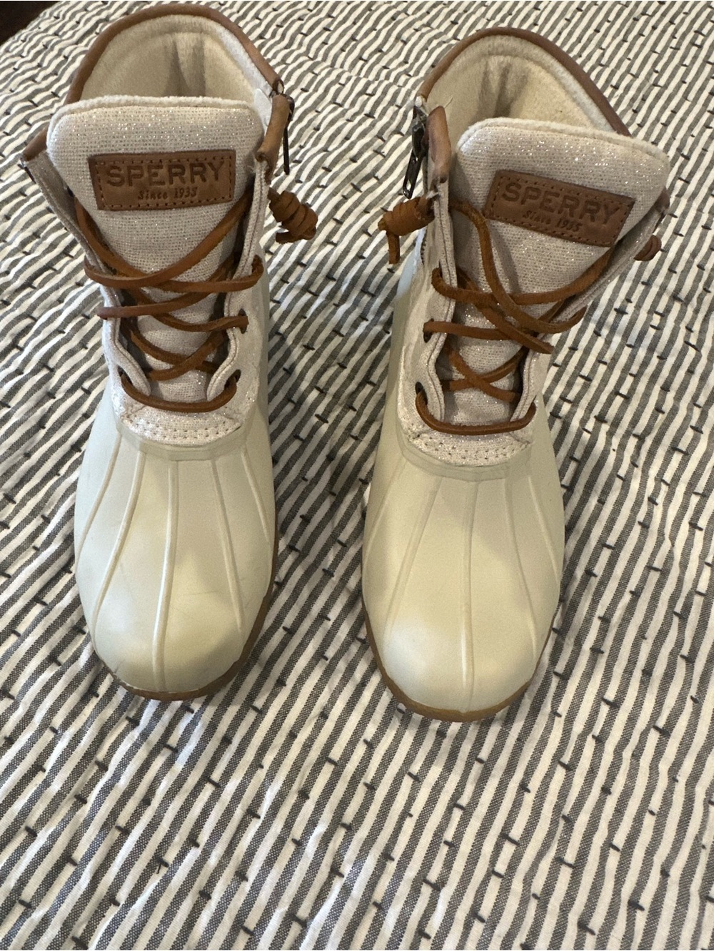 Sperry women’s Cream and Brown Lace-Up Duck Boots